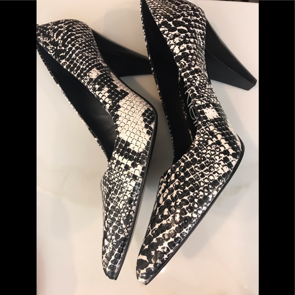 CALVIN KLEIN PUMPS SIZE 7 & 1/2 NEW - Picture 8 of 8
